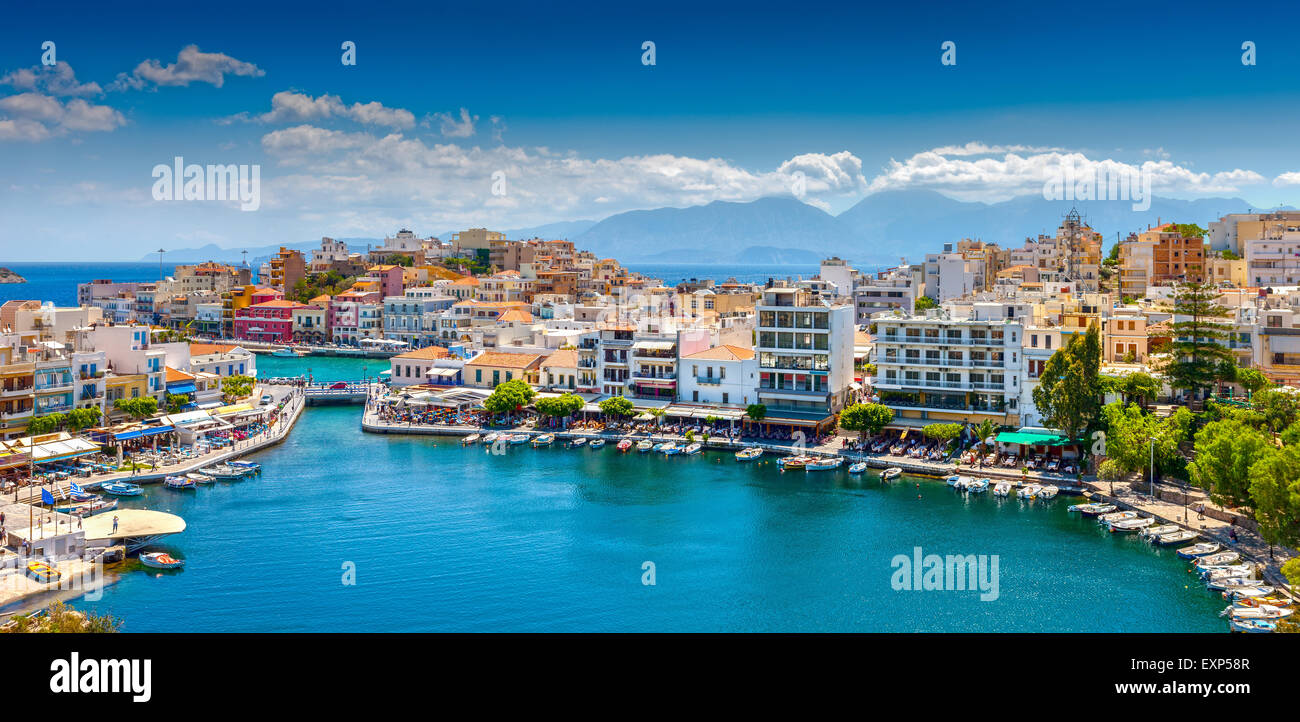 Agios Nikolaos, Kreta, Griechenland. Agios Nikolaos ist eine malerische Stadt im östlichen Teil der Insel Kreta. Stockfoto