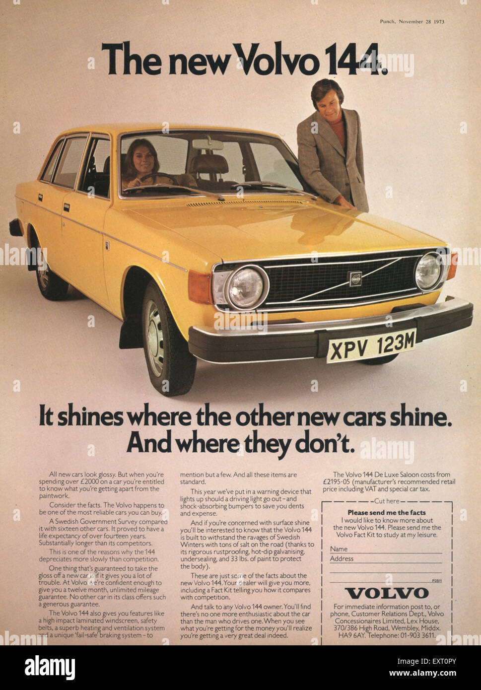 1970er Jahre UK Volvo 144 Magazin Anzeige Stockfoto
