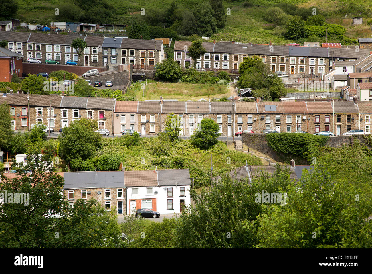 Lineares Muster von Reihenhäusern in Cwmparc, Treorchy, Rhonnda Valley, South Wales, UK Stockfoto