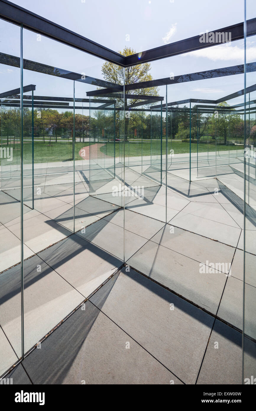 Glas-Labyrinth von Robert Morris, 2014, Nelson-Atkins Museum of Art, Kansas City, Missouri, USA Stockfoto