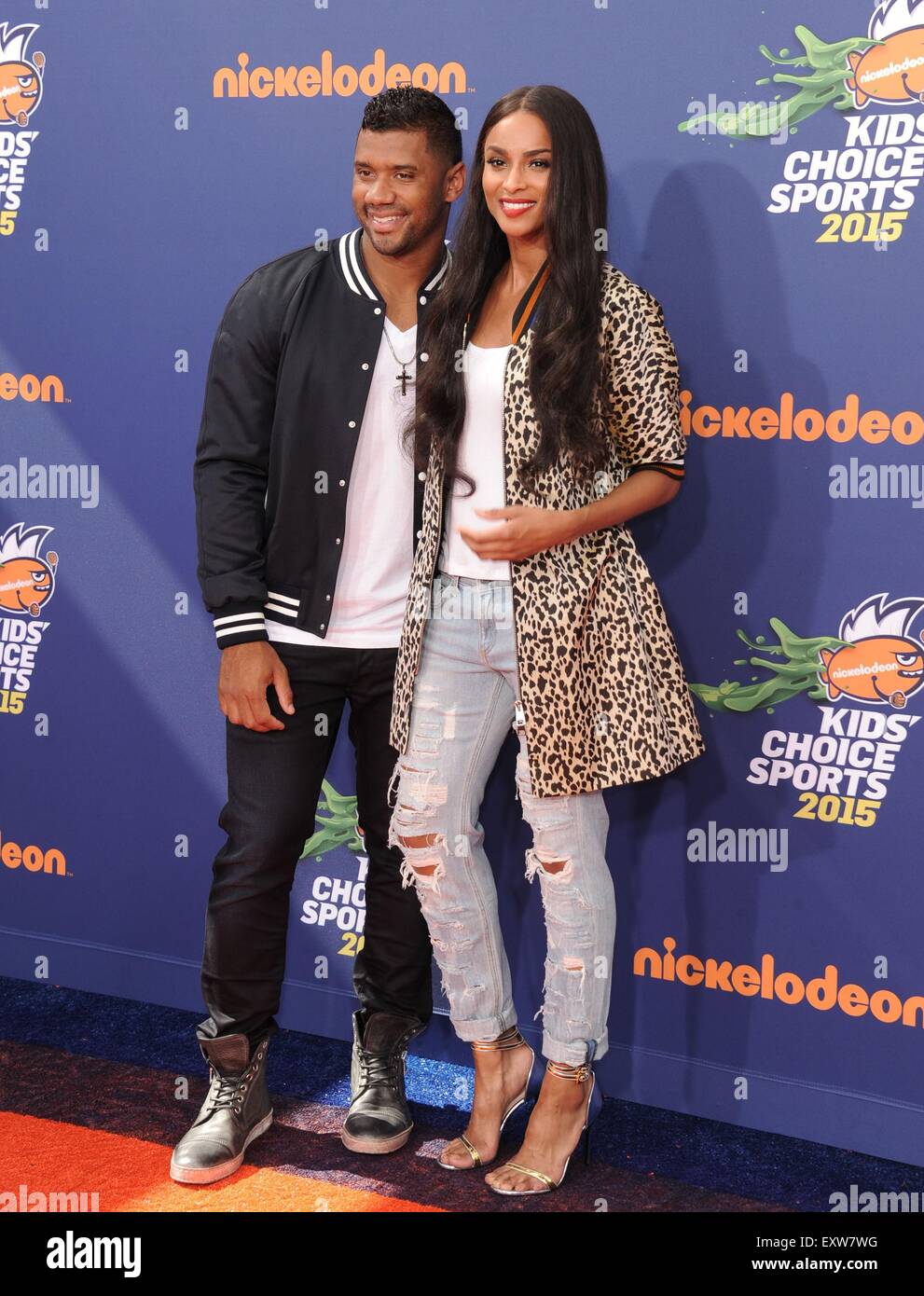 Los Angeles, Kalifornien, USA. 16. Juli 2015. Russell Wilson, Ciara im Ankunftsbereich für Nickelodeon Kids' Choice Awards Sport Pauley Pavilion 16. Juli 2015. Bildnachweis: Dee Cercone/Everett Collection/Alamy Live-Nachrichten Stockfoto