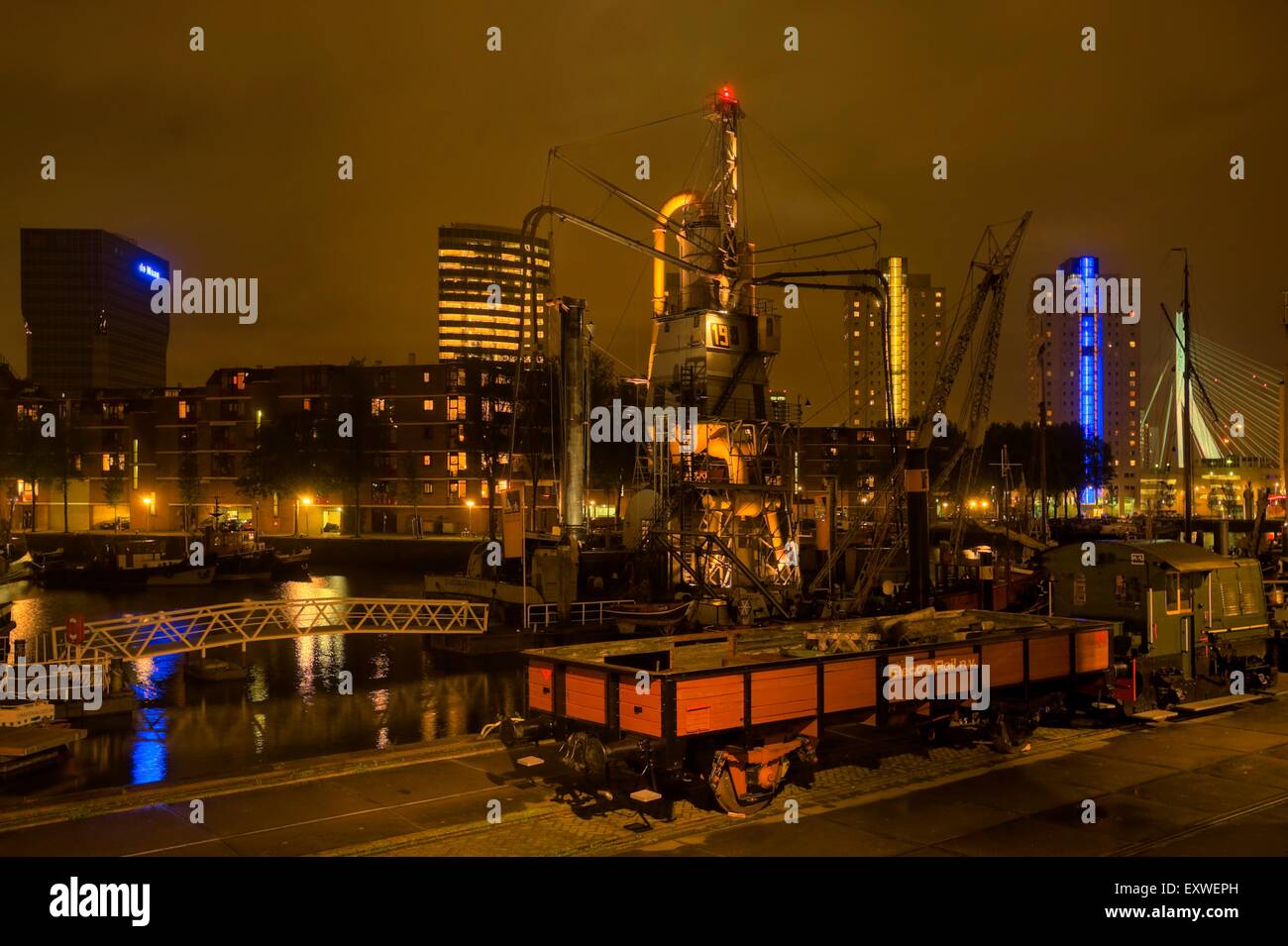 Museumshafen in Rotterdam in der Nacht, Niederlande Stockfoto
