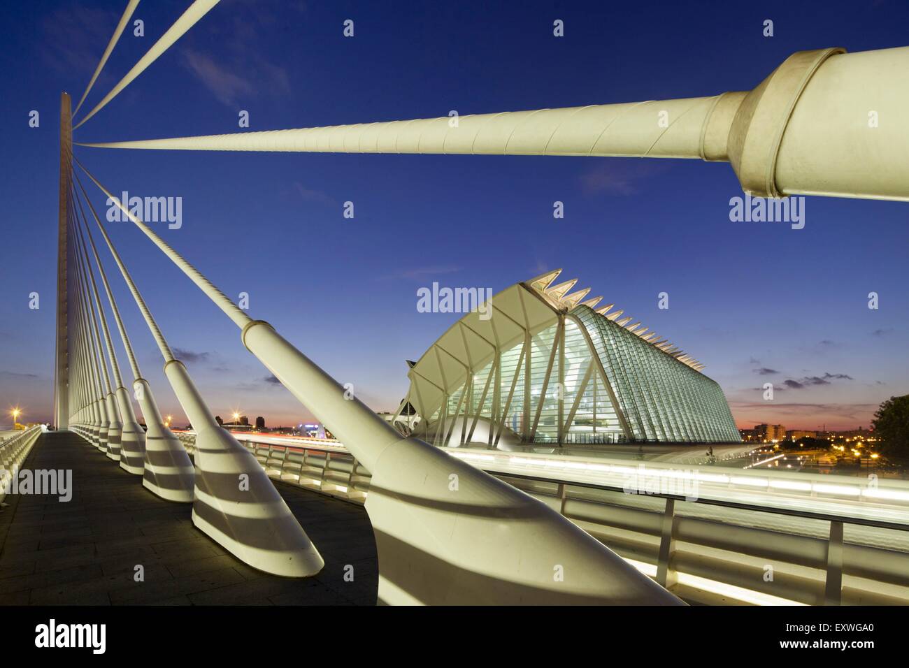 Pont de l'Assut de l ' or und Museo de Las Ciencias Príncipe Felipe, Ciudad de Las Artes y de Las Ciencias, Spanien, Europa Stockfoto Pont de l'Assut de l ' or und Museo de Las Ciencias Príncipe Felipe, Ciudad de Las Artes y de Las Ciencias, Spanien, Europa Stockfoto