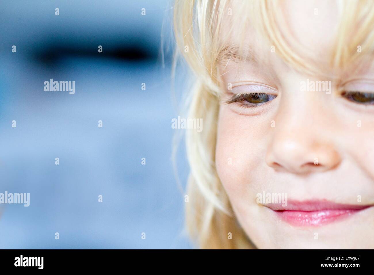 Mädchen in die Kamera Lächeln Stockfoto