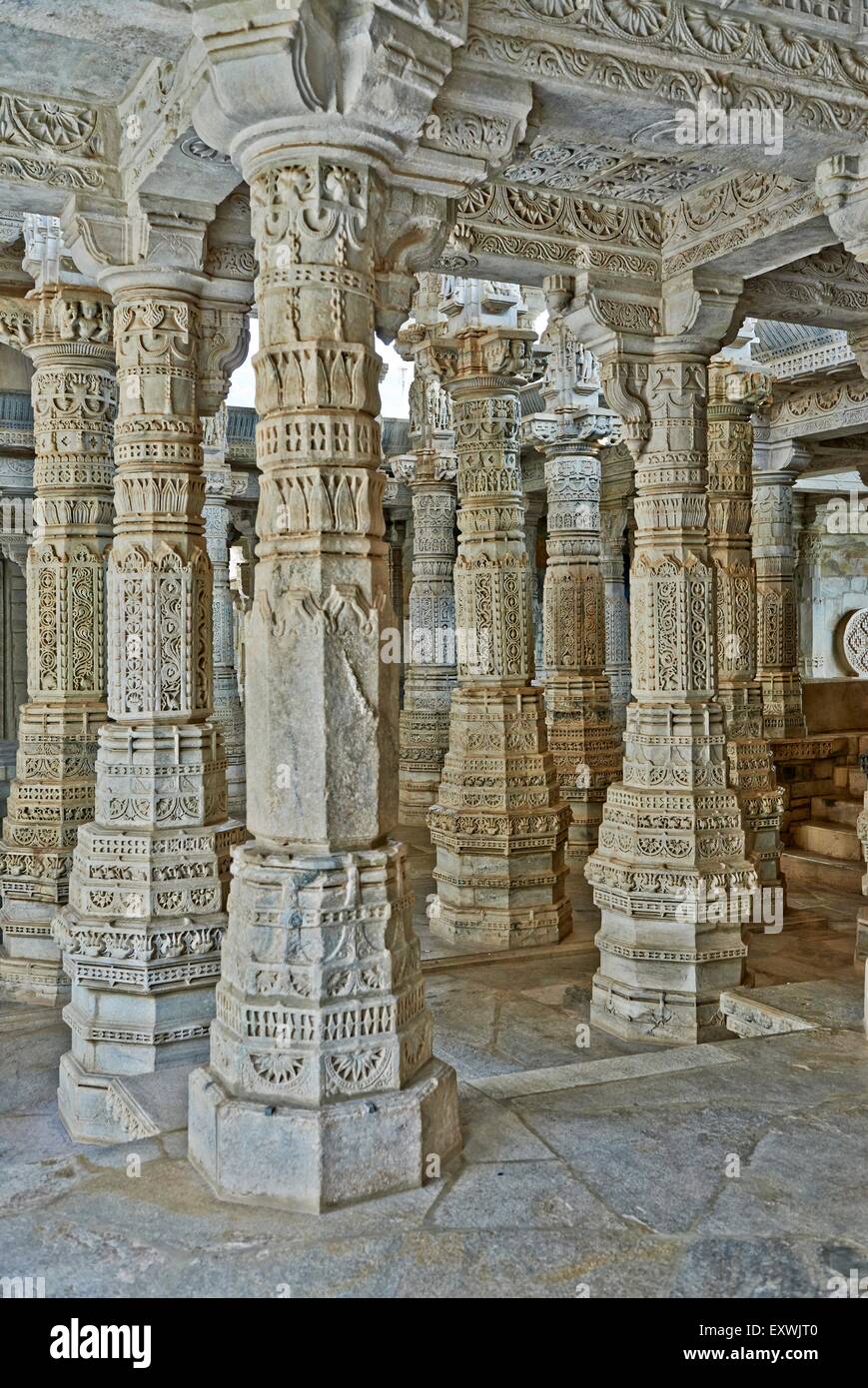Jain-Tempel hergestellt aus weißem Marmor, Ranakpur, Rajasthan, Indien Stockfoto