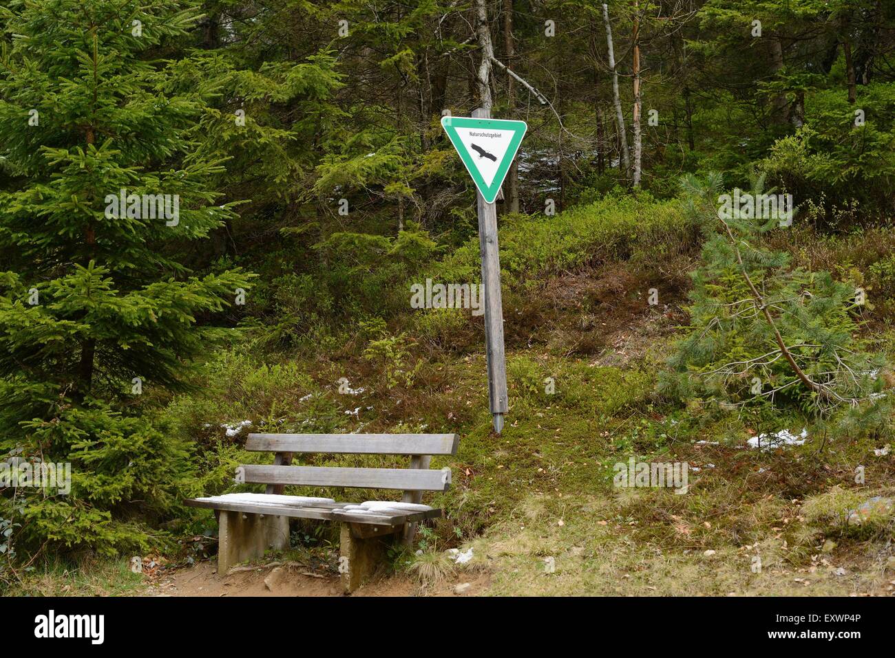 Bank und signin Nationalpark Bayerischer Wald, Deutschland Stockfoto