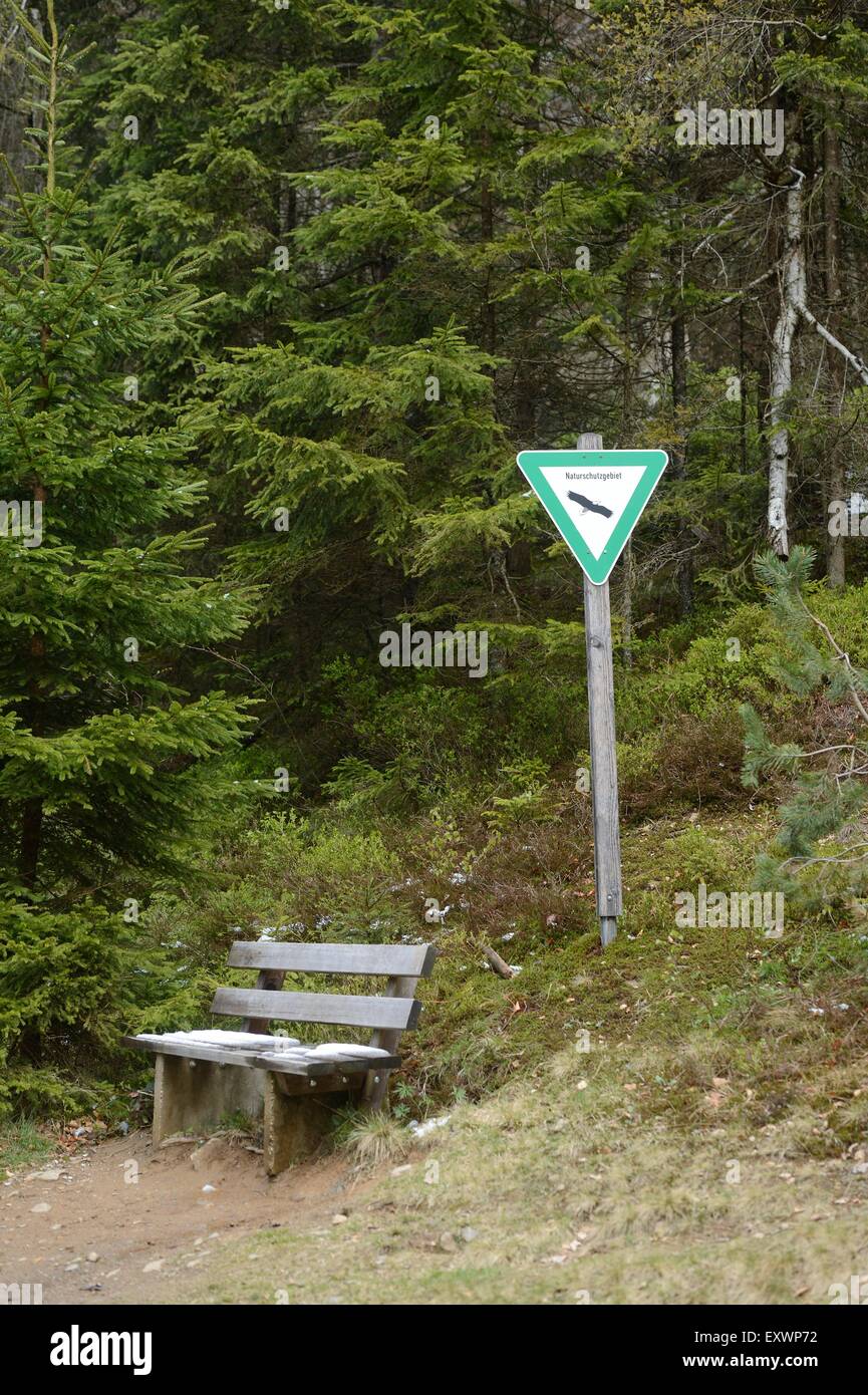 Bank und signin Nationalpark Bayerischer Wald, Deutschland Stockfoto