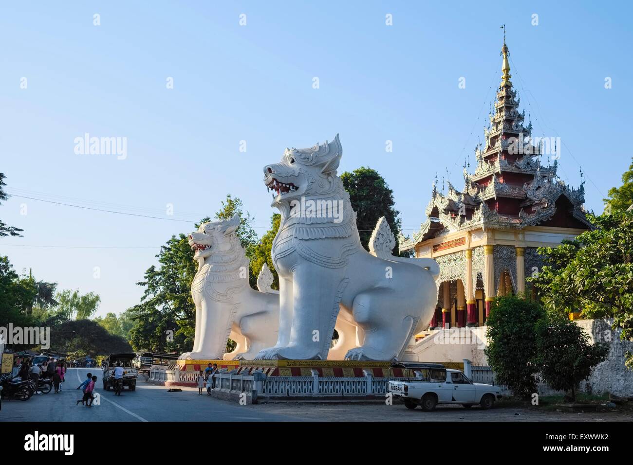 Chinthe, Mandalay Hill, Mandalay, Myanmar, Asien Stockfoto