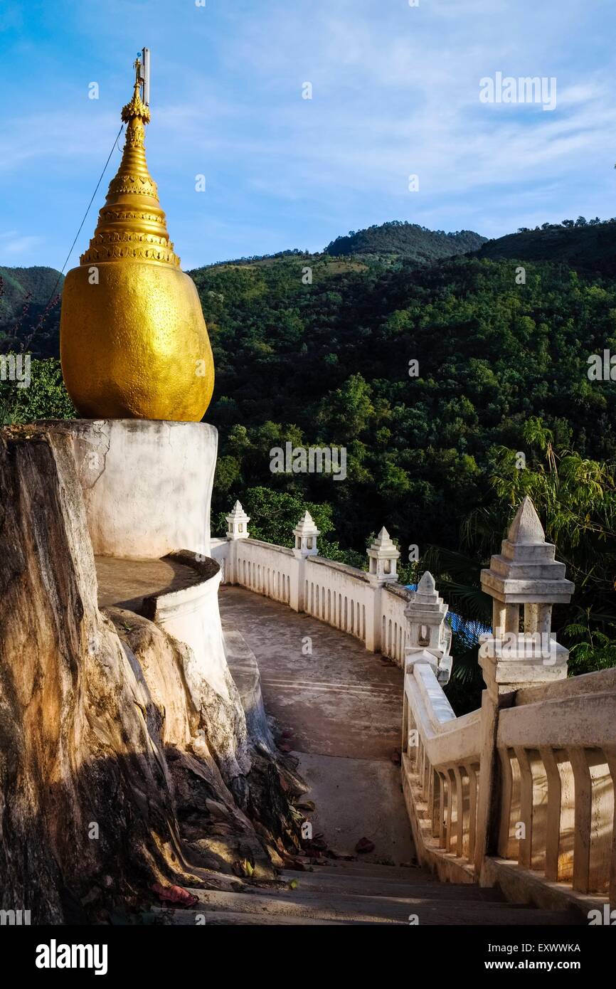 Goldenen Felsen, Wald-Kloster, Mine Thauk, Myanmar, Asien Stockfoto