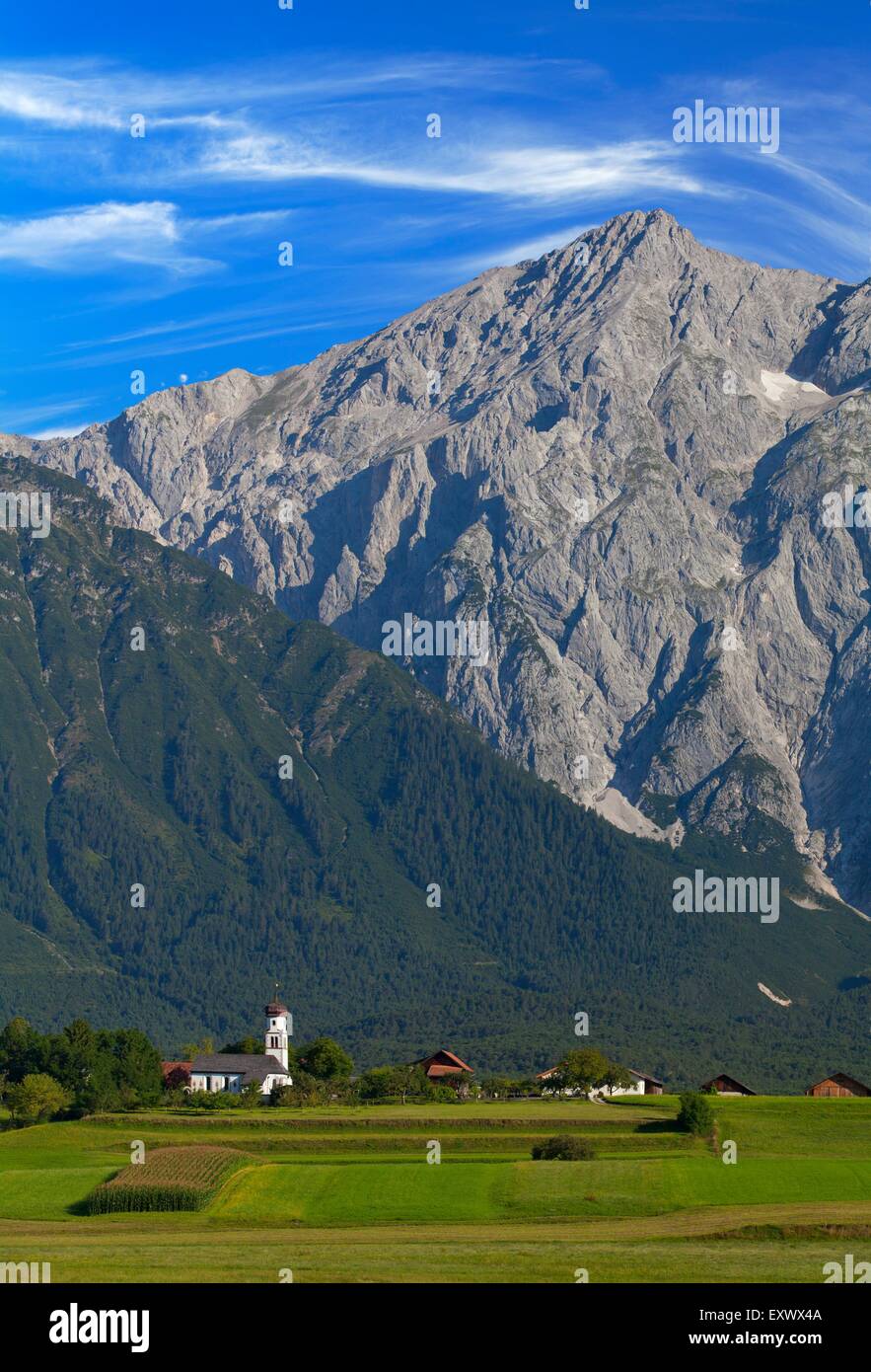 St. Georg und Griesspitze, Mieminger Gebirge, Tirol, Österreich, Europa Stockfoto