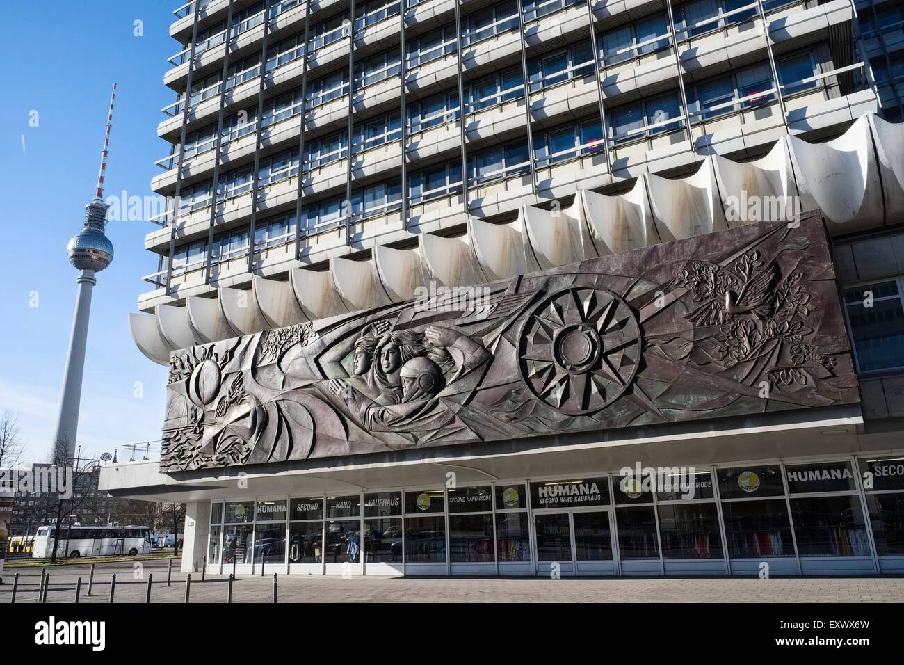 Kupfer Relief, Haus des Reisens, Alxanderplatz, Berlin, Deutschland, Europa Stockfoto