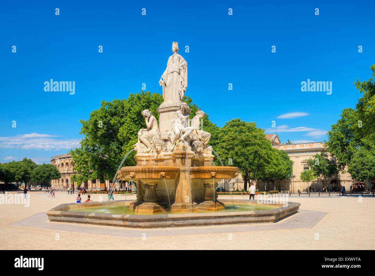 Fontaine Pradier, Esplanade Charles de Gaulle, Nimes, Languedoc-Roussillon, Frankreich, Europa Stockfoto