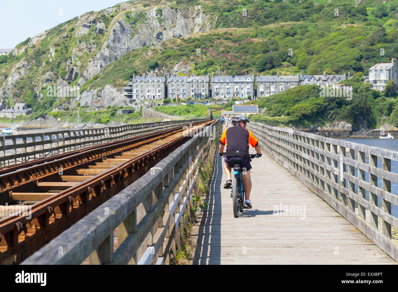 Auf Radfahrer Die Die Fahrbahn Kreuzen www.alamy.de