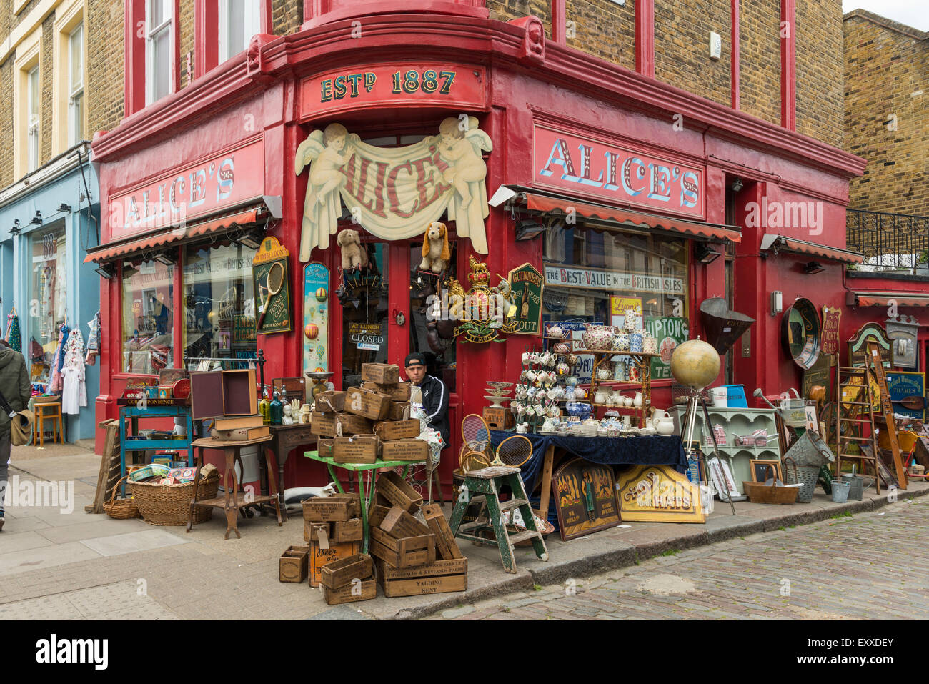 Alices Antiquitäten Shop auf Portobello Road, London, England, UK Stockfoto