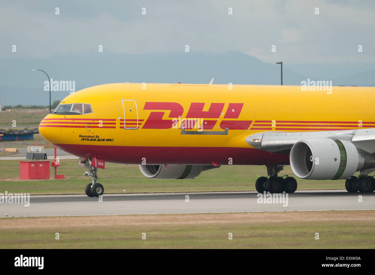 DHL Atlas Air Boeing 767-231(ER)(SF) landete am Flughafen YVR-Vancouver-International Stockfoto