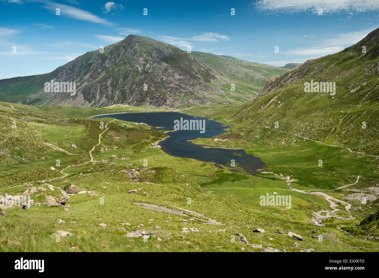CWM Idwal Ogwen Snowdonia North Wales Uk zu Fuß Weg Stift yr OLE-Wen Berge Seenlandschaft Stockfoto