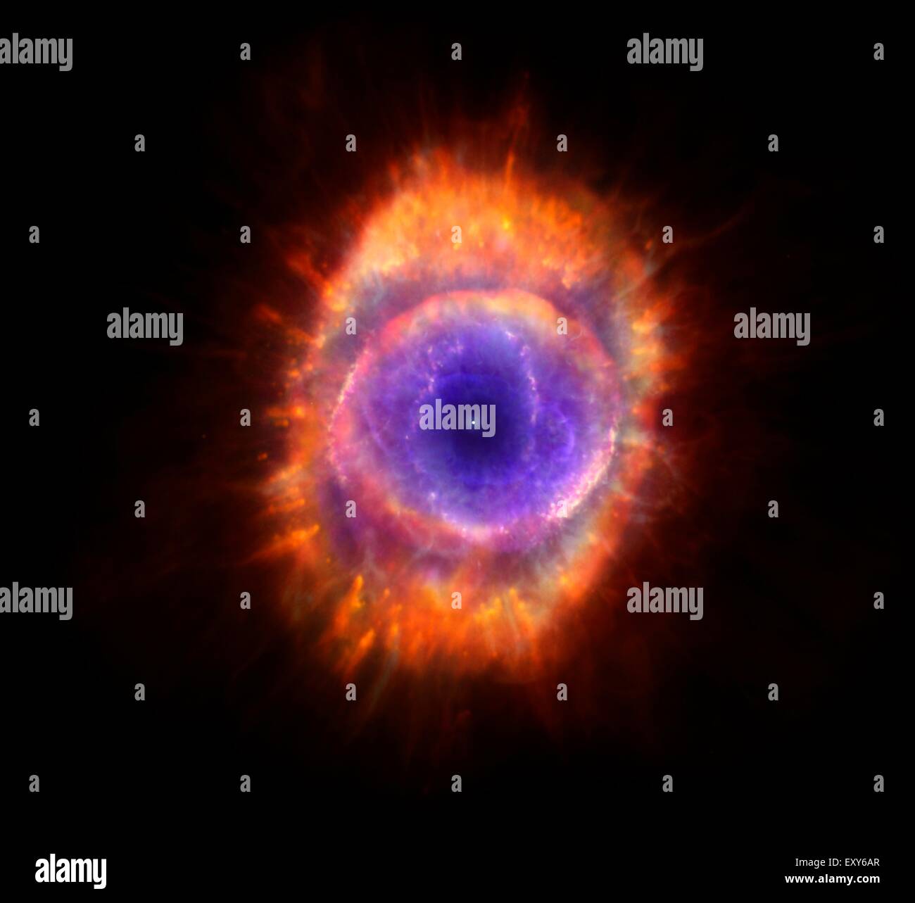 Artwork von einer imaginären planetarischer Nebel. Dies ist eine leuchtende Hülle aus Gas durch einen Stern am Ende seines Lebens abketten. Der Stern kann in der Mitte des Nebels zu sehen. Die Sonne wird eines Tages einen planetarischer Nebel bilden, sobald seine internen Vorrat an Wasserstoff aufgebraucht ist. Stockfoto