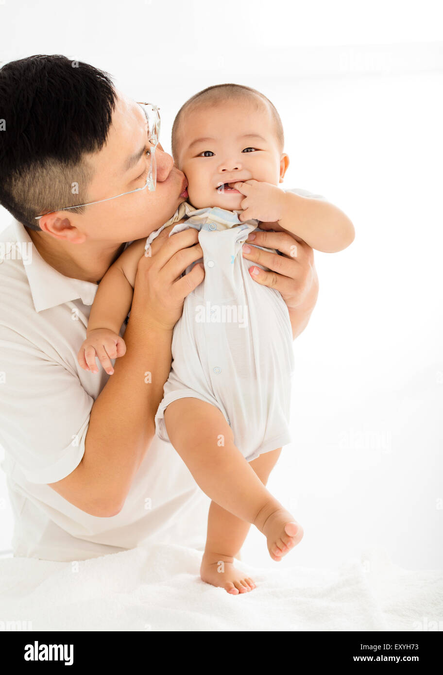 glücklicher Vater mit lächelnden Baby boy Stockfoto