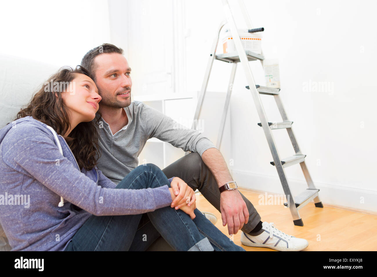 paar in eine neue Wohnung Stockfoto