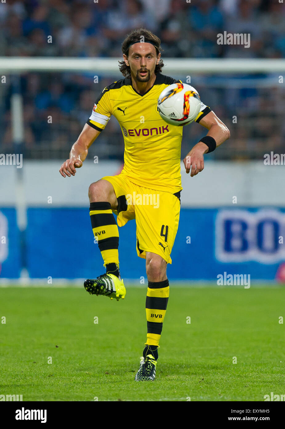 Bochum, Deutschland. 17. Juli 2015. Dortmunds Neven Subotic in Aktion während der Fußball-freundliche Spiel zwischen VfL Bochum und Borussia Dortmund im Rewirpower-Stadion in Bochum, Deutschland, 17. Juli 2015. Foto: Guido Kirchner/Dpa/Alamy Live News Stockfoto