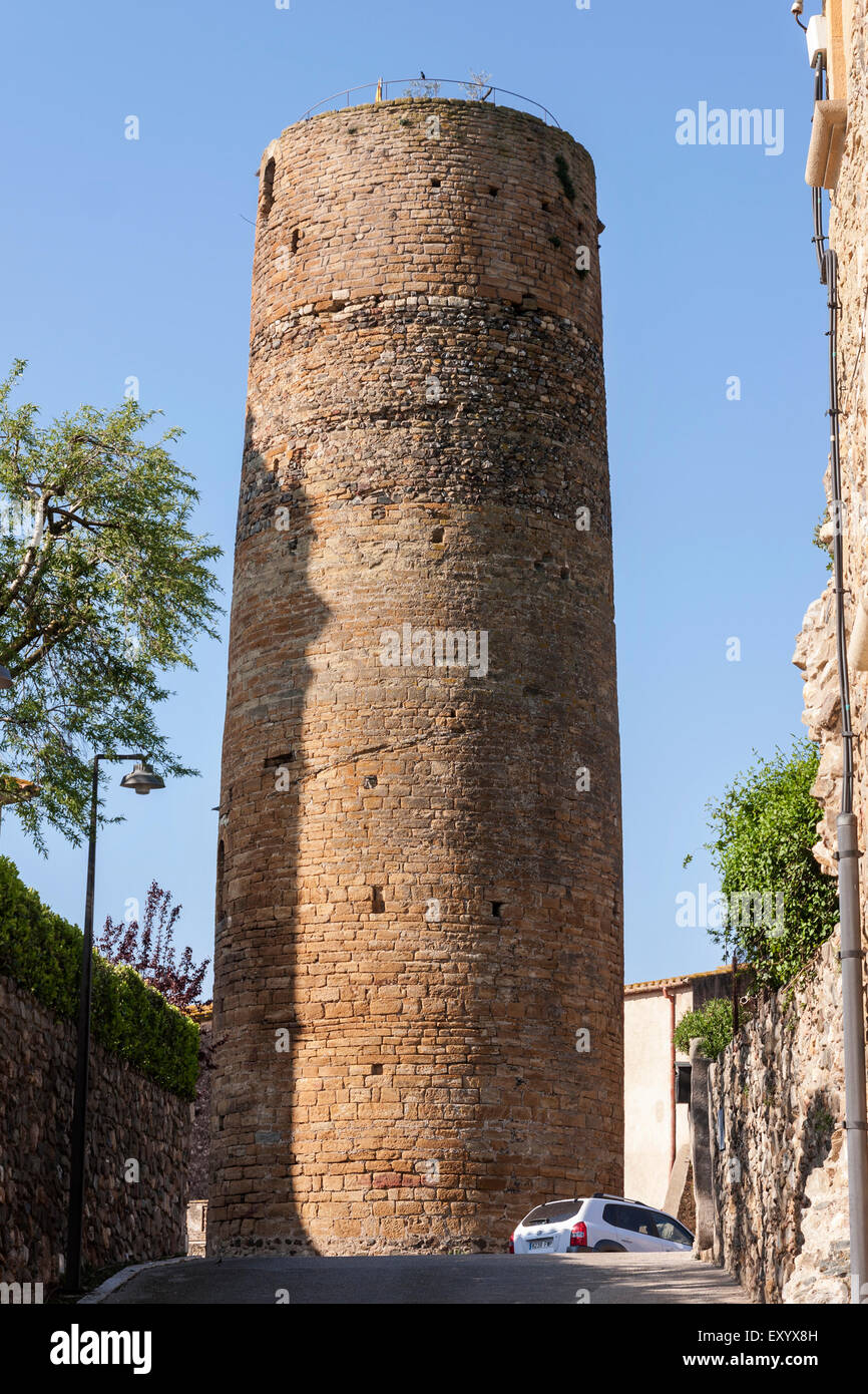 Cruilles. Cruilles Burg, romanisch, XI Jahrhundert. Stockfoto