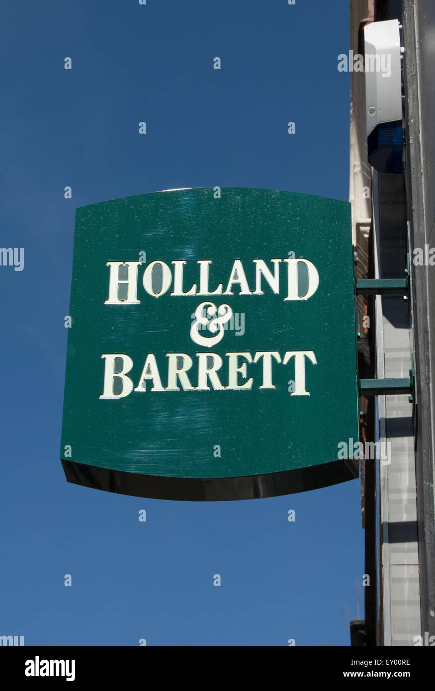 Melden Sie sich für eine Filiale von Holland und Barrett, Kingston nach Themse, Surrey, england Stockfoto
