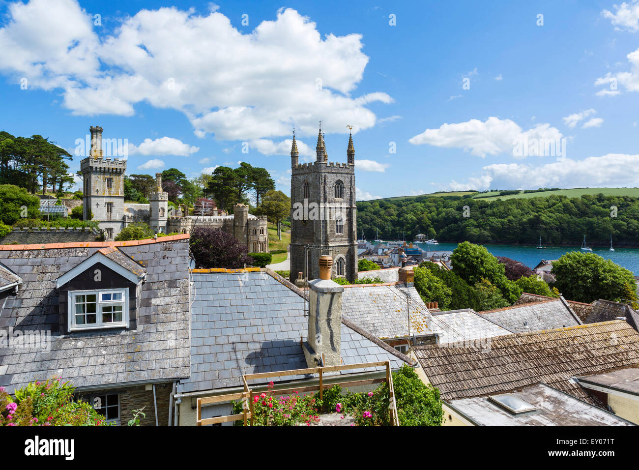 Blick über die Stadt und den Hafen, Fowey, Cornwall, England, UK Stockfoto