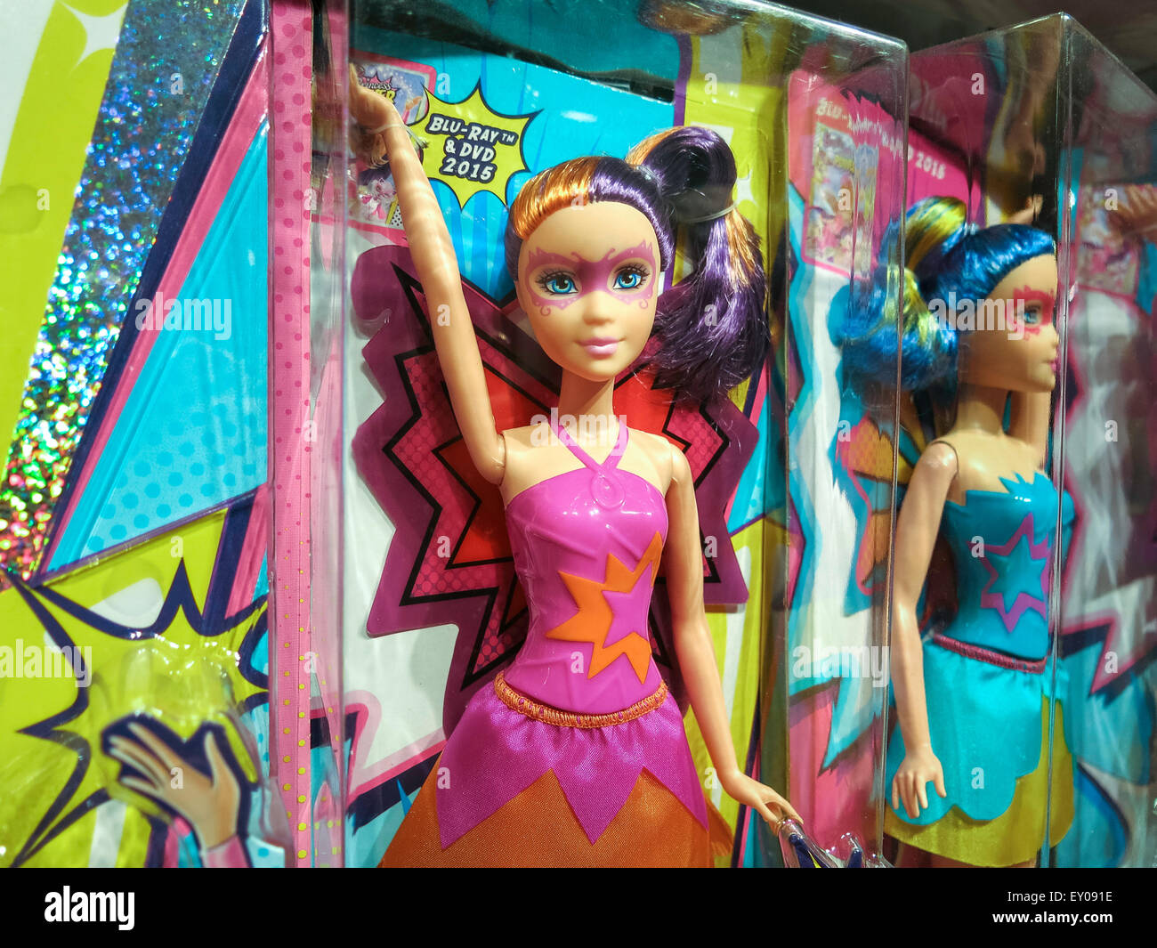 Barbie-Puppen, Toys R Us Store Interieur, Times Square, New York Stockfoto