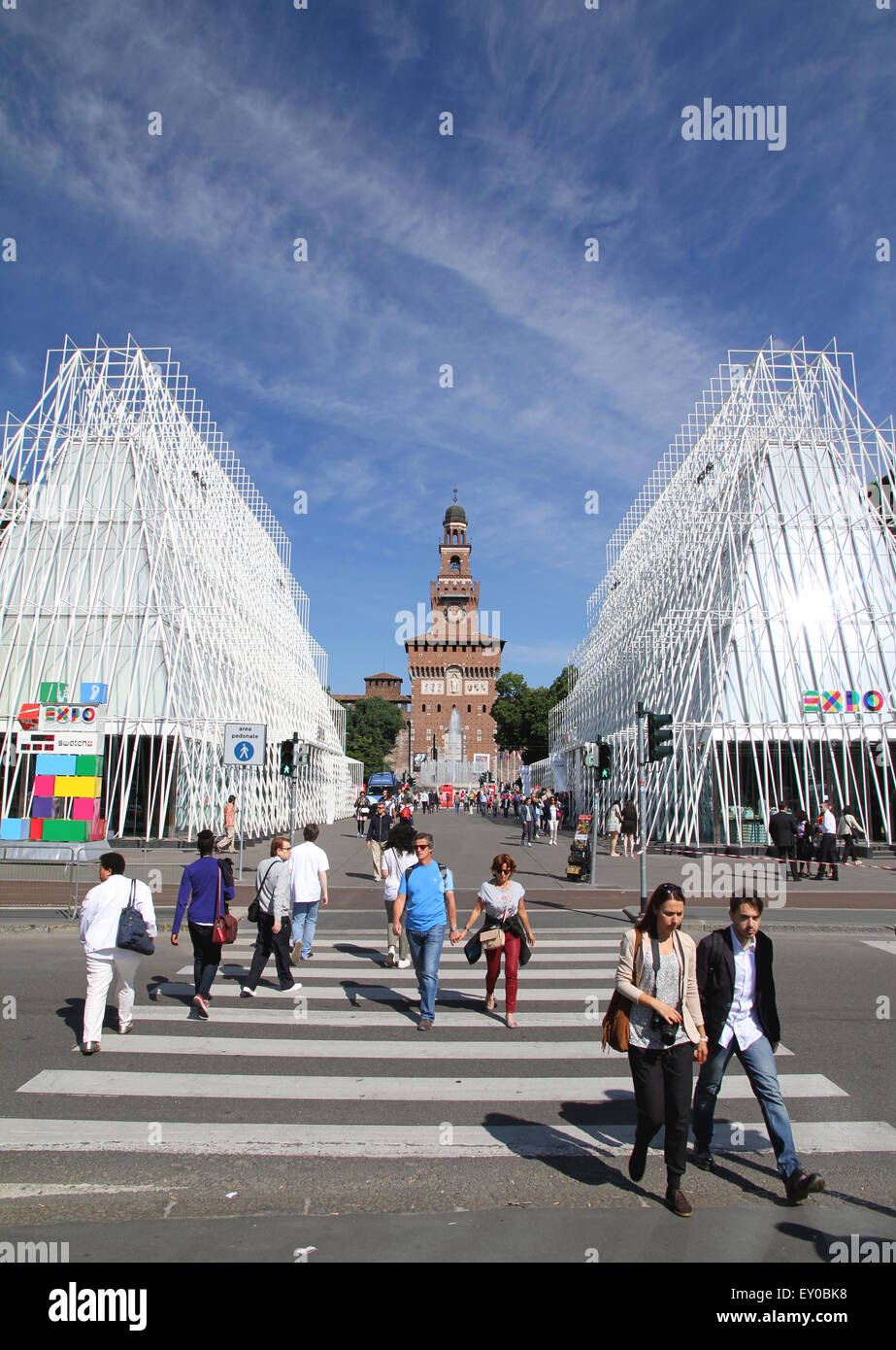 Expo Gate-Struktur in Piazza Castello, Mailand, Italien Stockfoto Expo Gate-Struktur in Piazza Castello, Mailand, Italien Stockfoto