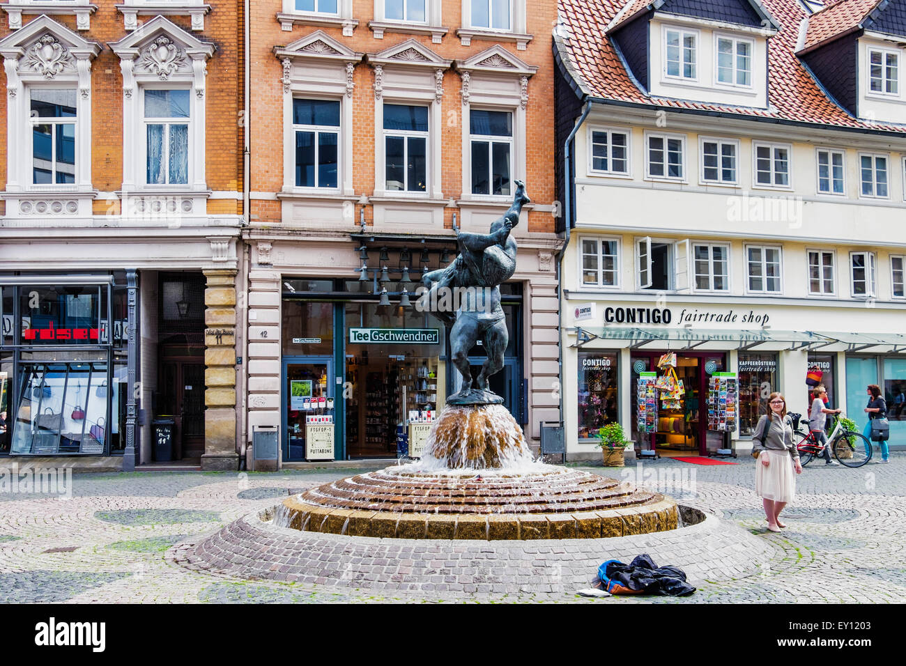 Braunschweig, Braunschweig, Deutschland. Alte Stadt Zentrum und Ringer Brunnen des Bildhauers, Juergen Weber Stockfoto