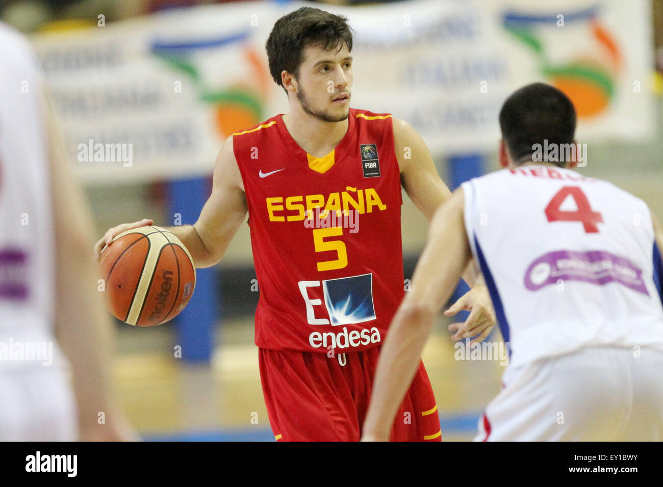 Lignano, Italien. 19. Juli 2015. Spaniens Alberto Martin während der Basketball-Finale 1