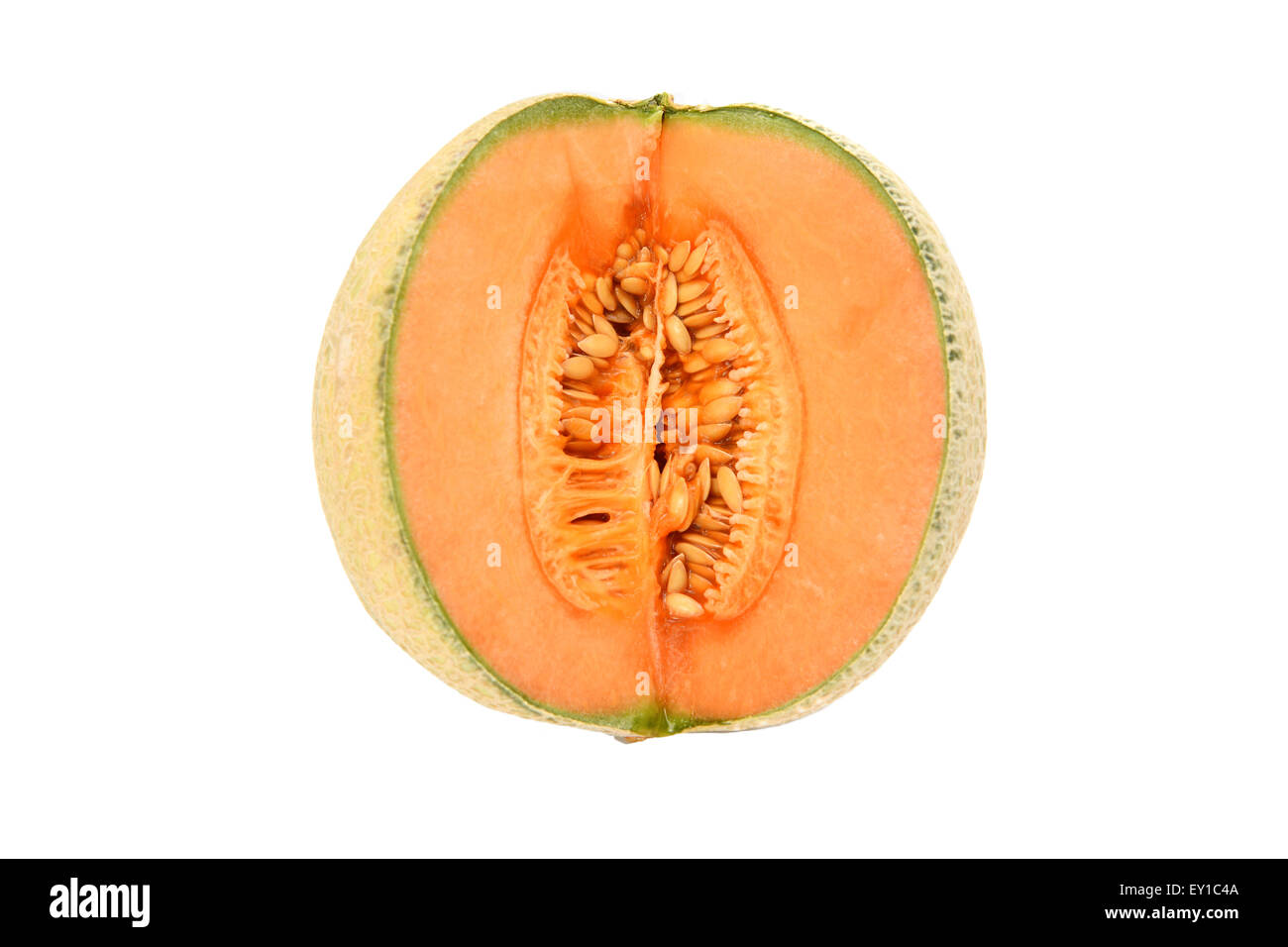 Saftige Canteloupe Melone in Scheiben geschnitten offen für orange Fruchtfleisch und Samen in der Mitte der Frucht zeigen Stockfoto