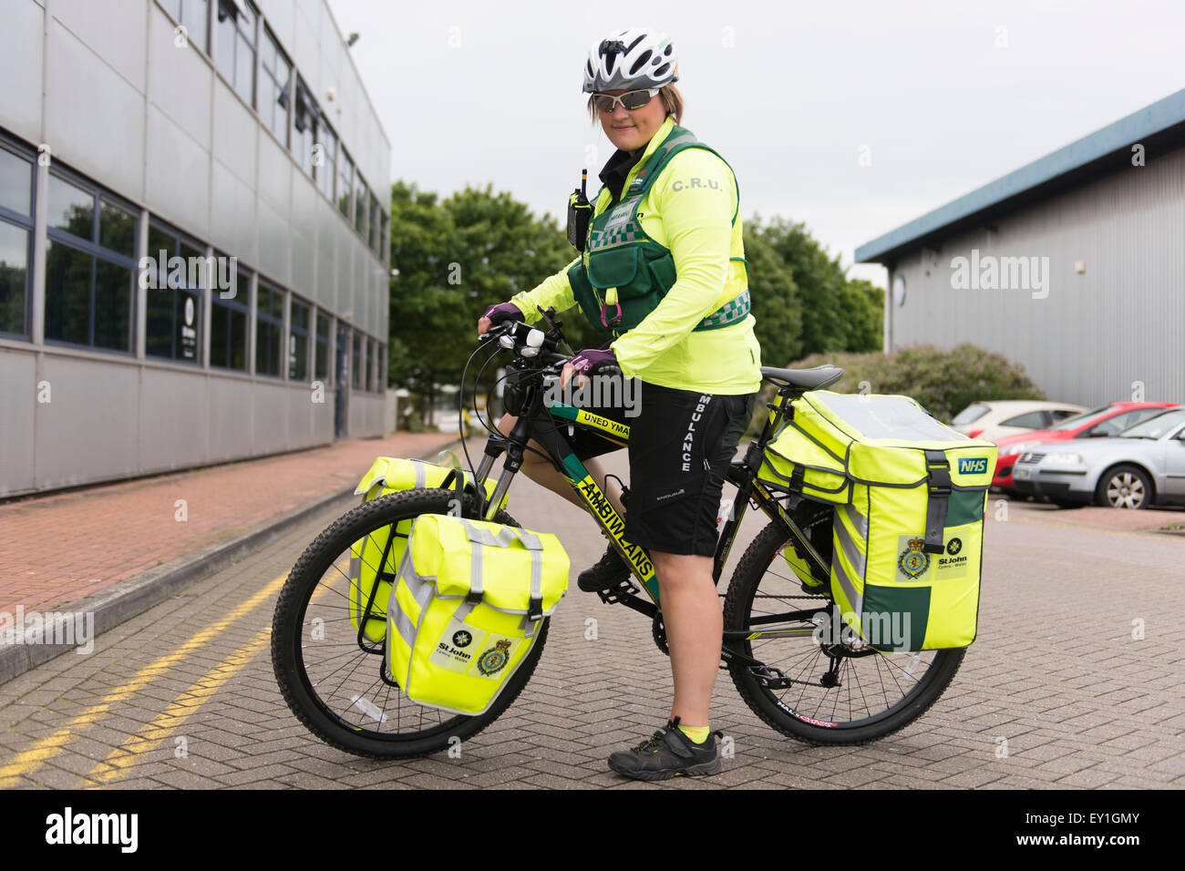 A St. John Ambulance Zyklus Ersthelfer auf dem Fahrrad. Stockfoto