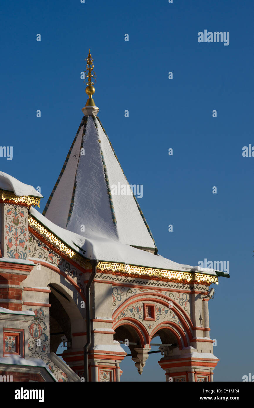 Detail der Basilius Kathedrale am Roten Platz in Moskau im Winter Stockfoto