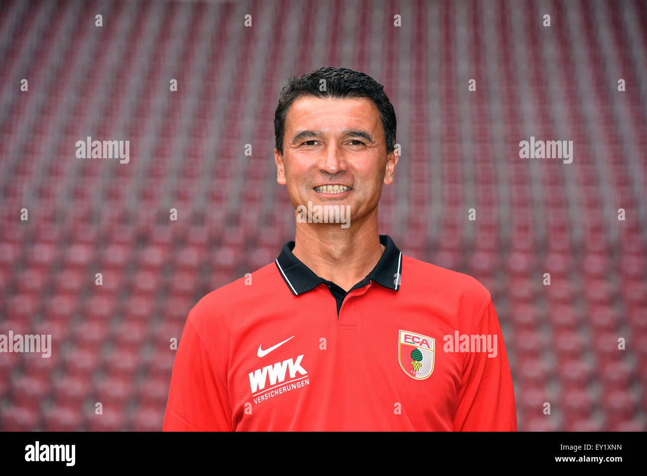 Deutsche Fußball Bundesliga 2015/16 - Fototermin des FC Augsburg am 8. Juli 2015 in Augsburg, Deutschland: Torwart-Trainer Zdenko Miletic Stockfoto