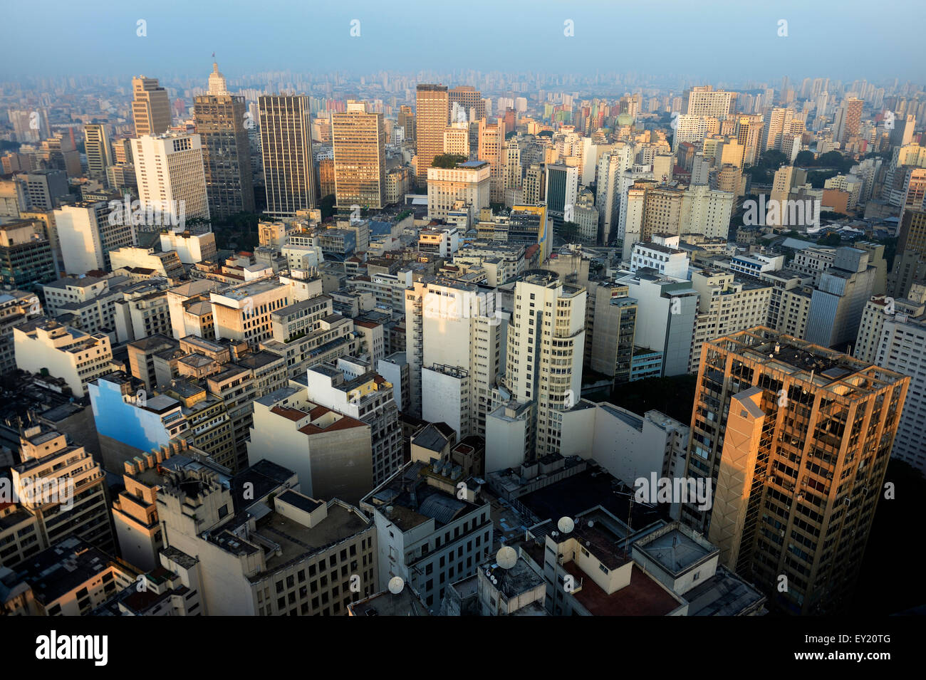 Stadtbild mit Wolkenkratzern, São Paulo, Brasilien Stockfoto