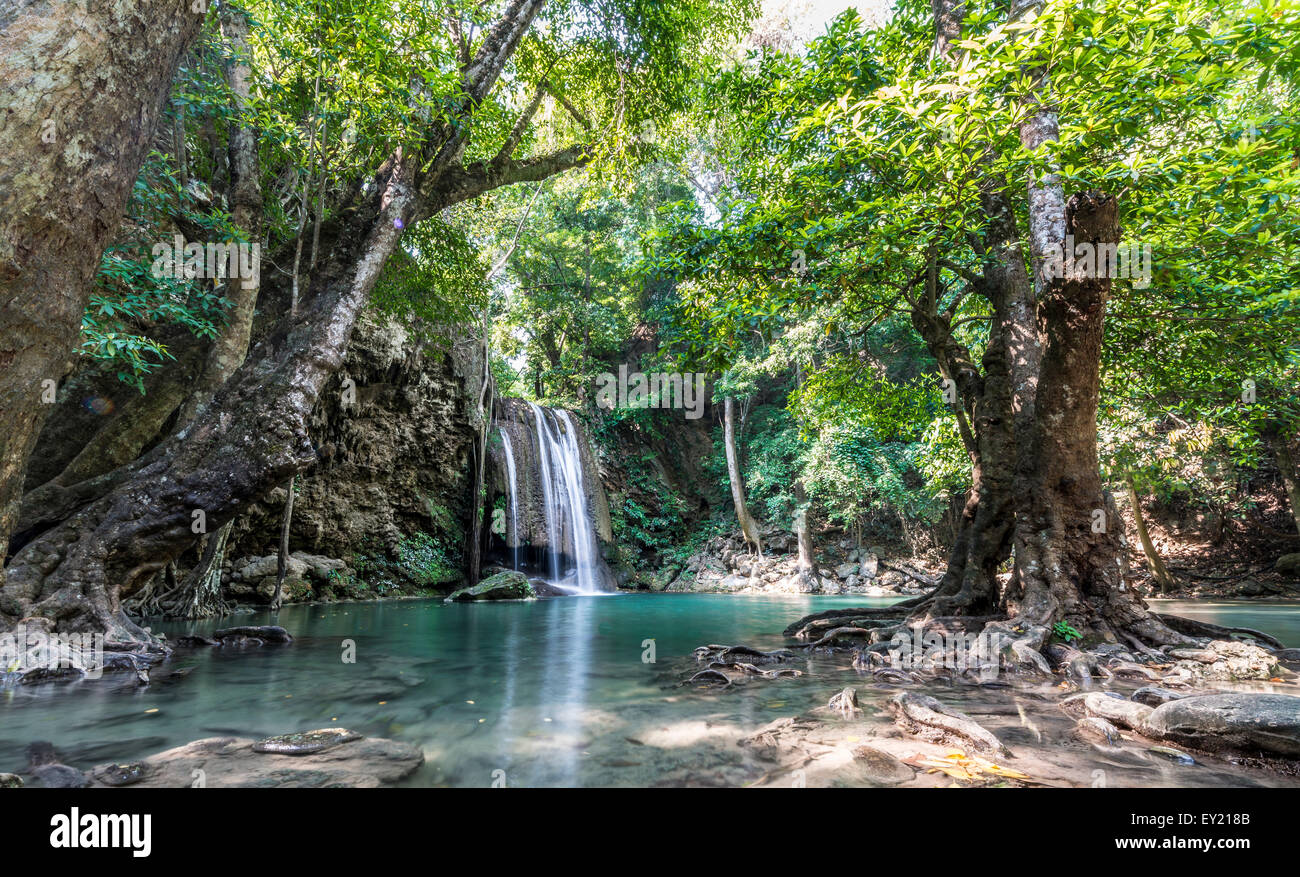 Wasserfall im Erawan National Park, Provinz Kanchanaburi, Thailand Stockfoto