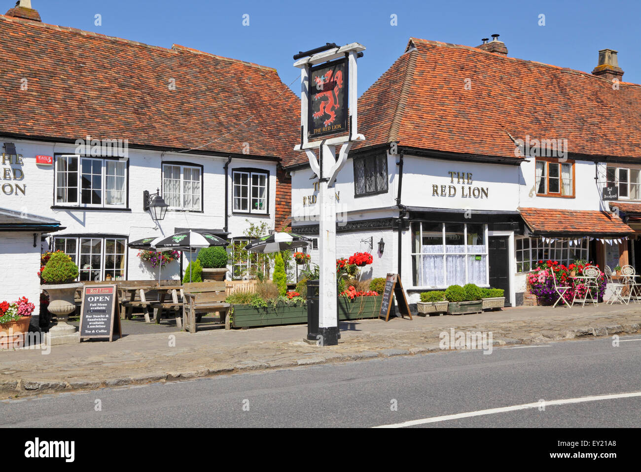 Das Red Lion Pub und die Backstube Teestuben, Biddenden, Kent, England. Großbritannien. UK Stockfoto