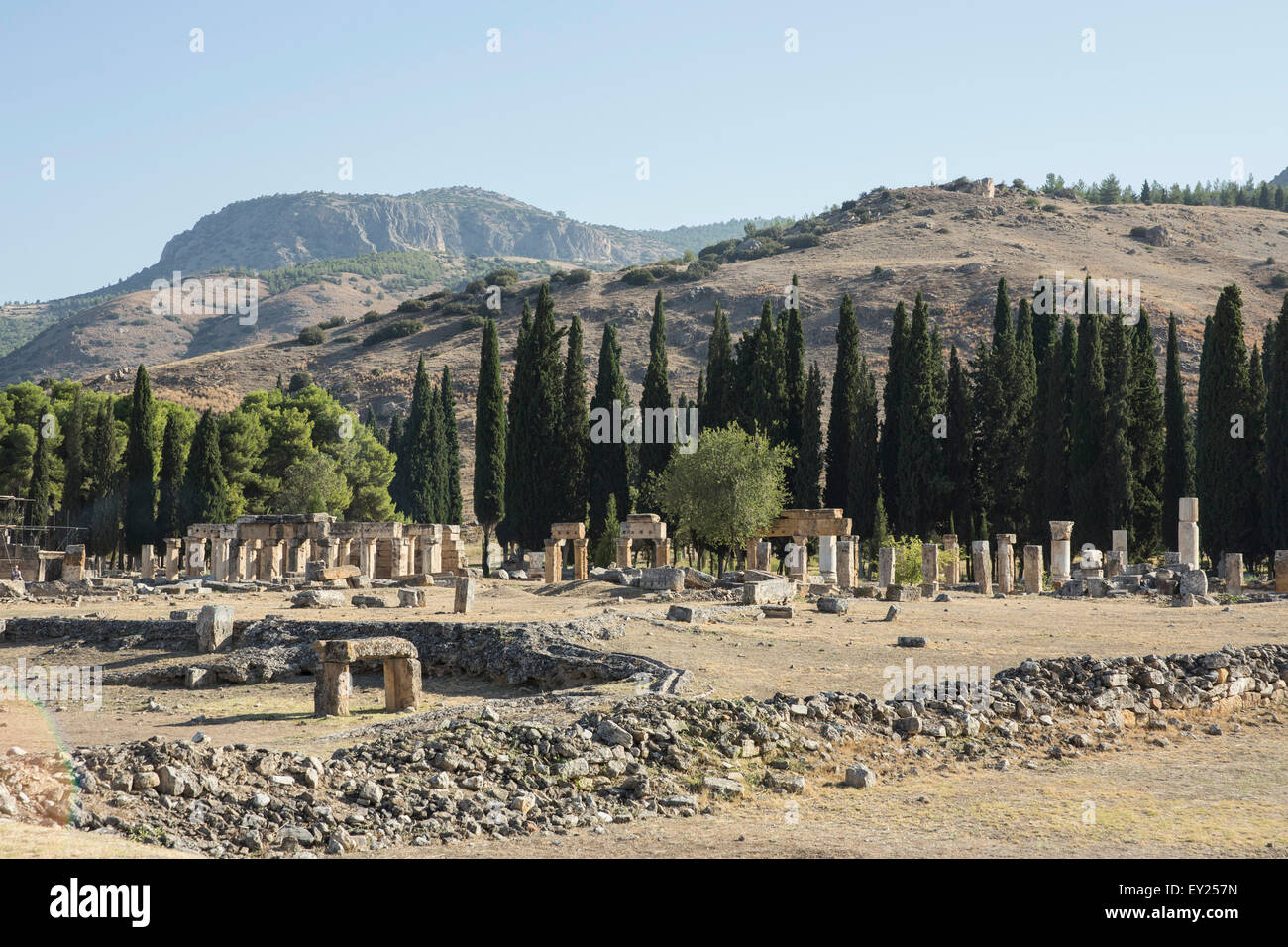 Blick auf Säulen und Pfeiler in Hierapolis, Kappadokien, Anatolien, Türkei Stockfoto