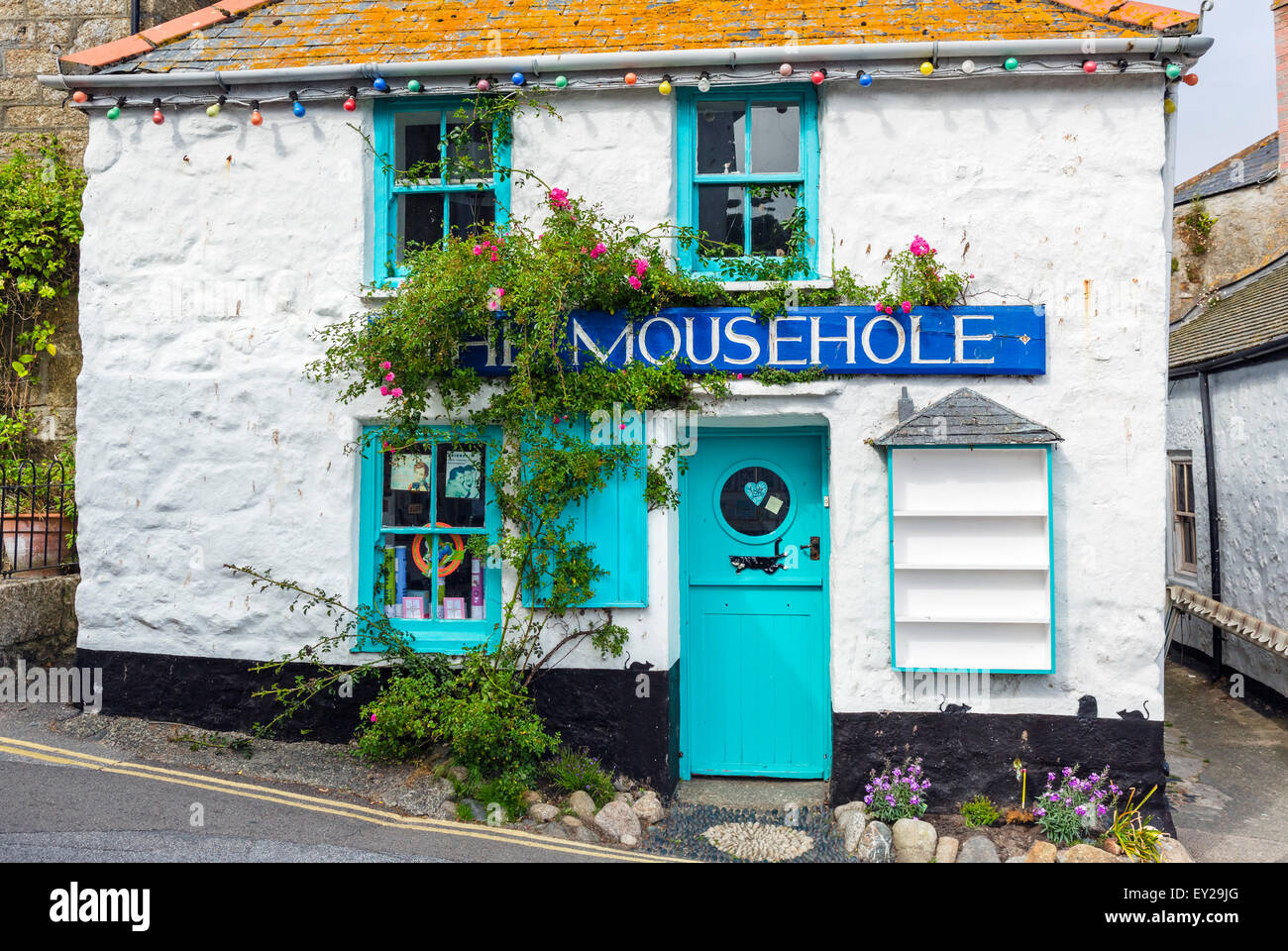 Mousehole Geschenkeladen im Dorf Zentrum, Mousehole, Cornwall, England, UK Stockfoto