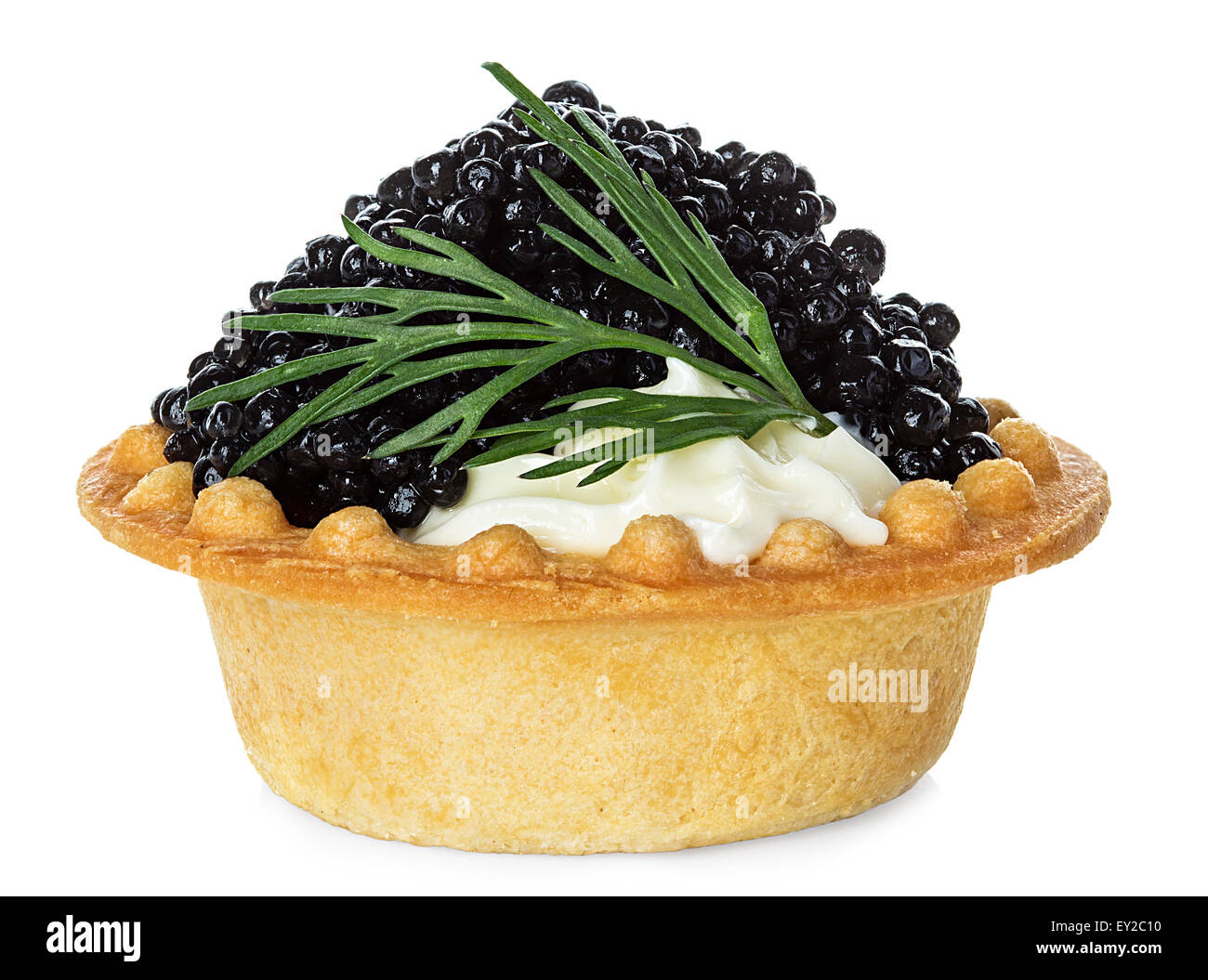 Schwarzer Kaviar Canape isoliert auf weißem Hintergrund Stockfoto