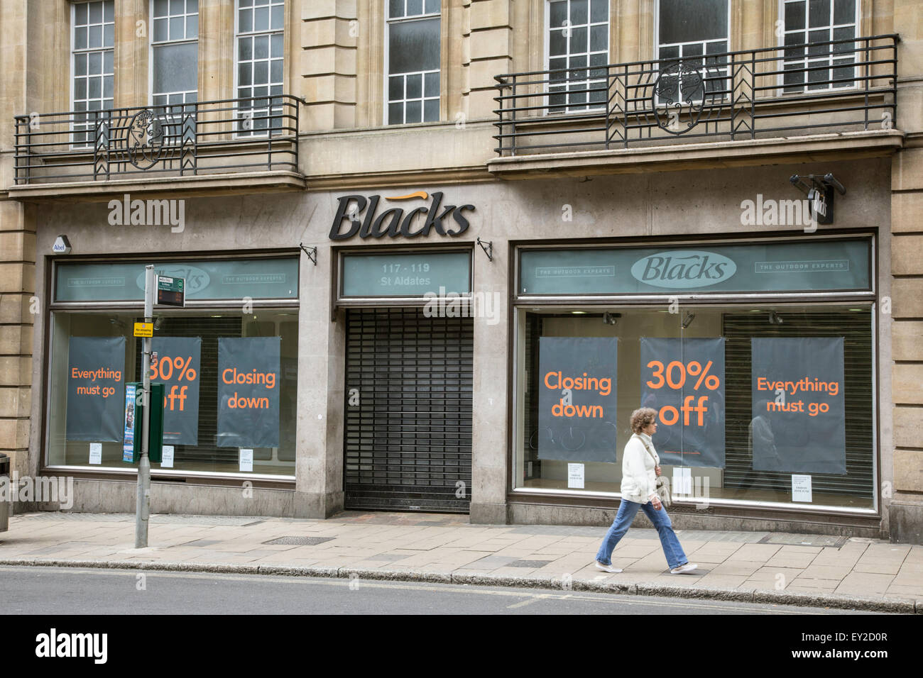 Eine Schließung der Verkauf an schwarzen Outdoorladen, Oxford, Oxfordshire, England, UK Stockfoto