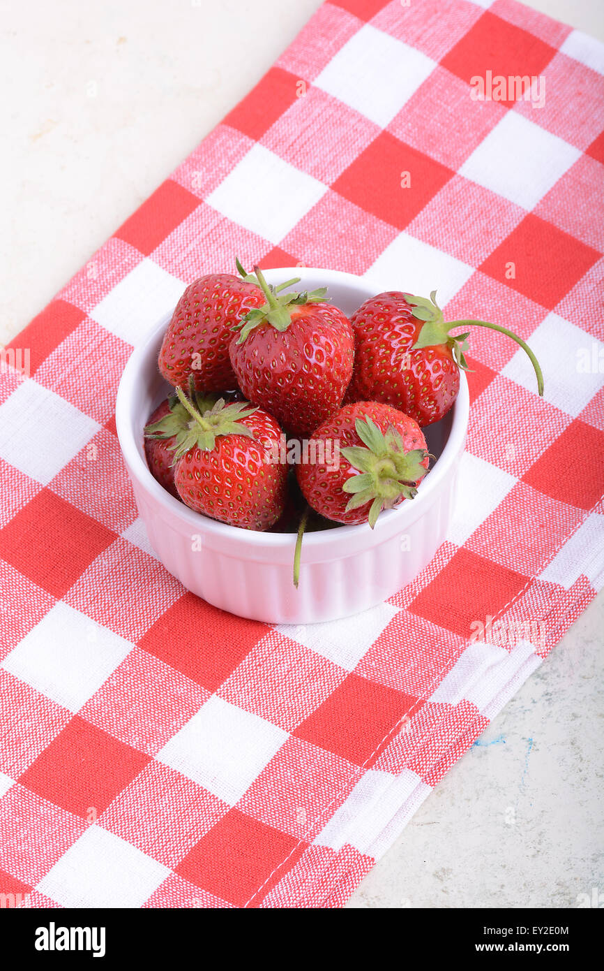 Frische reife perfekte Erdbeere - gesunde Ernährung Stockfoto