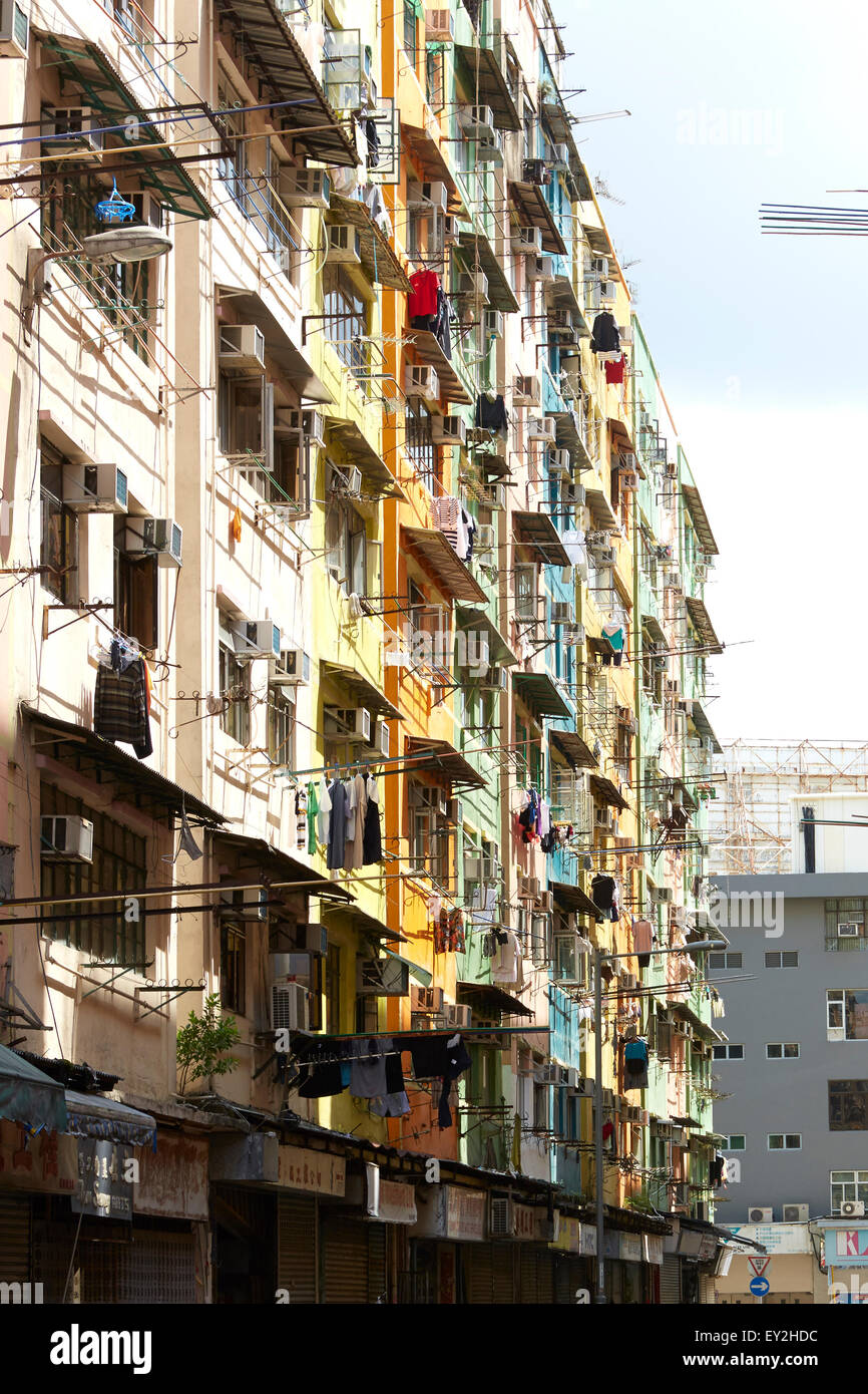 Eine alternde Dystopische Apartmentblock in To Kwa Wan, Kowloon, Hong Kong. Stockfoto