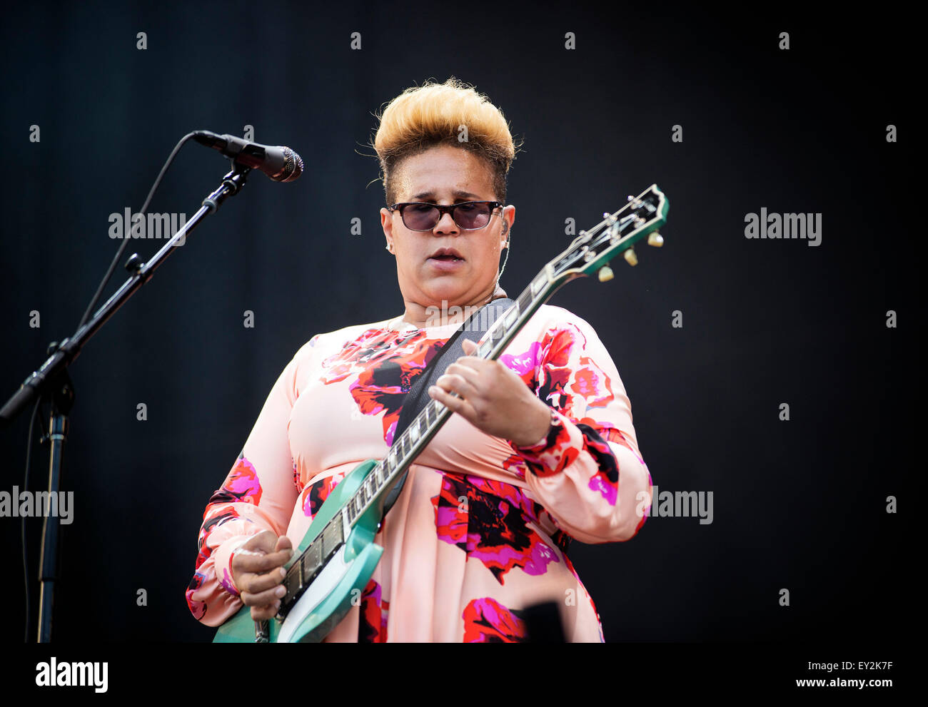 Brittany Howard von Alabama Shakes führt auf der Hauptbühne beim T In The Park Festival Stockfoto