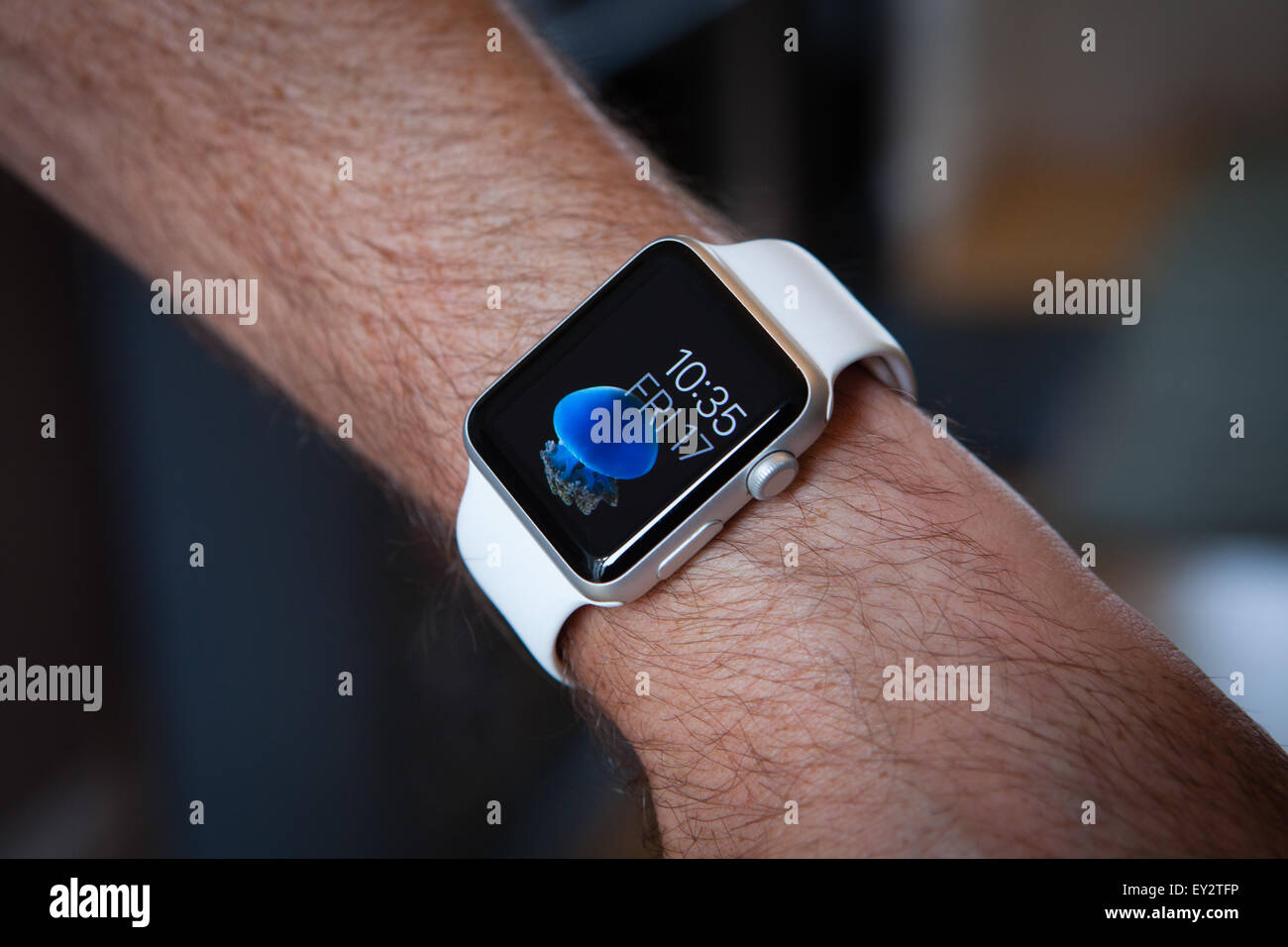 Apple Iwatch Stockfotos Und Bilder Kaufen Alamy