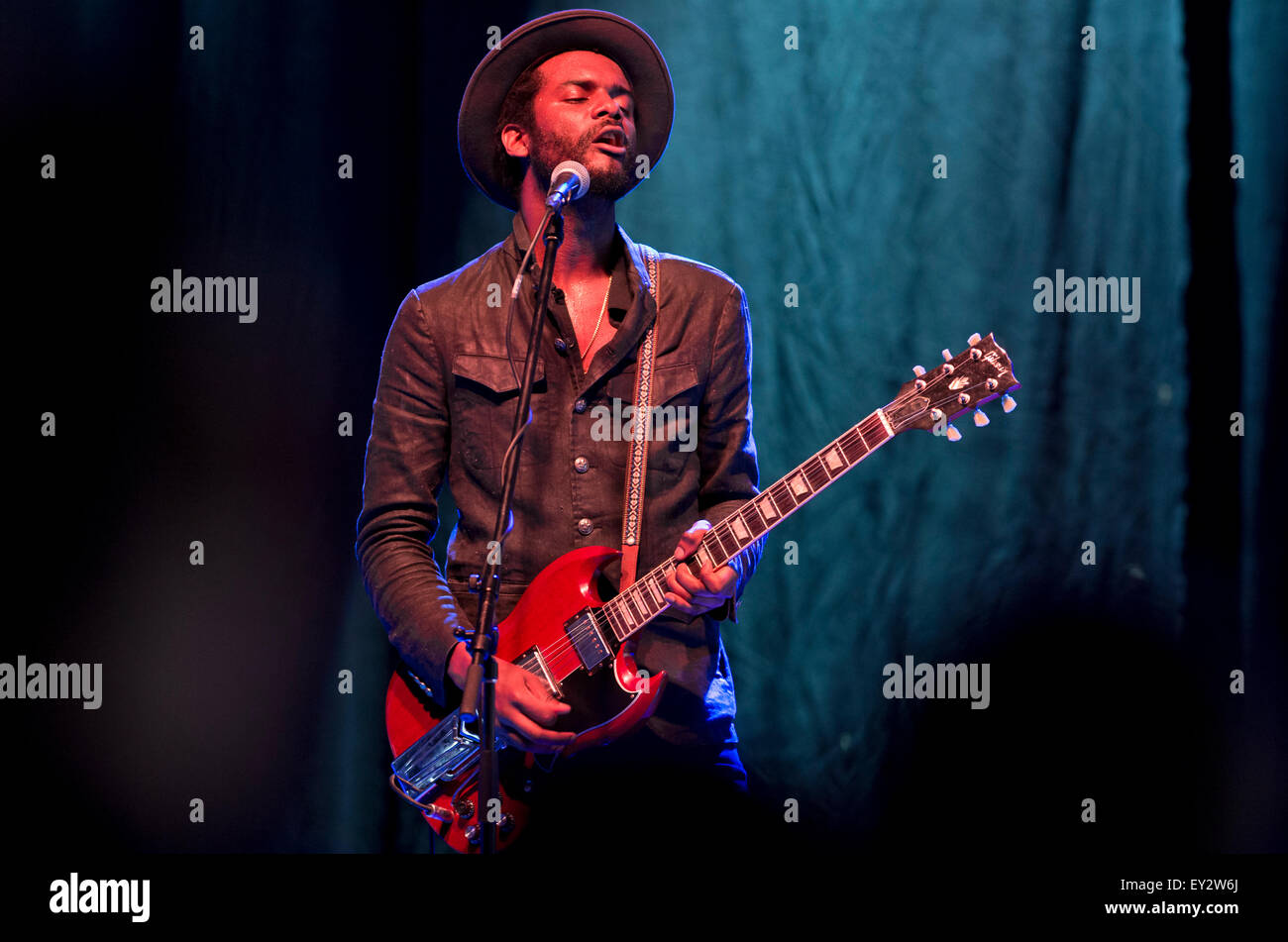 Prag, Tschechische Republik. 20. Juli 2015. US-Gitarrist, Komponist und Sänger Gary Clark Jr. führt im spanischen Saal auf der Prager Burg in Prag, Tschechische Republik, 20. Juli 2015. © Vit Simanek/CTK Foto/Alamy Live-Nachrichten Stockfoto