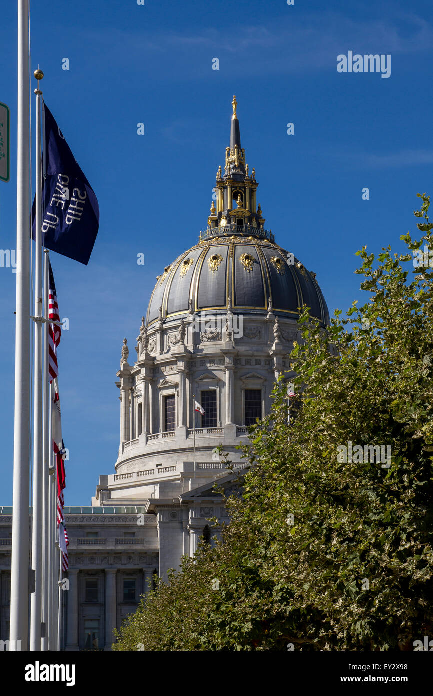 Das gewölbte Rotunda-Dach des San Francisco City Hall, Kalifornien, USA Stockfoto