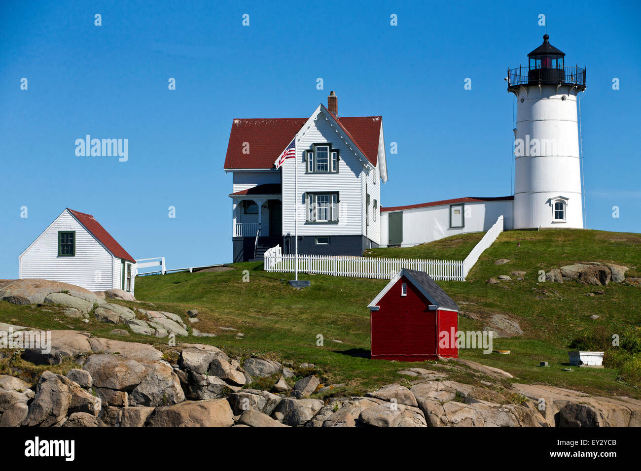 Cape Neddick Lighthouse / Nubble Light, Cape Neddick, York Beach, York, Maine, Vereinigte Staaten von Amerika Stockfoto