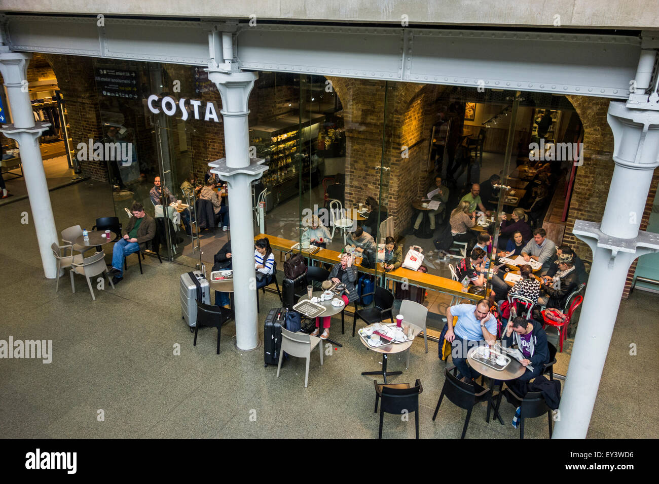 Costa Coffee, St Pancras Station, London, England, UK. Stockfoto